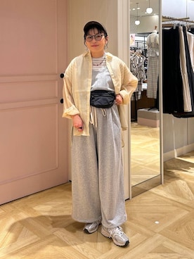 「LOWRYS FARM（ローリーズファーム）のシアーシャツＬＳ  605853（シャツ/ブラウス、イエロー系）」を使った、おとも.さん（レディース・155cm）の春コーディネート