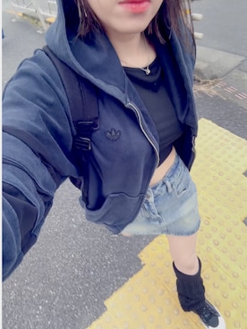「adidas（アディダス）のアイテム（パーカー、ブルー系）」を使った、ゆゆさん（レディース・152cm）の春コーディネート