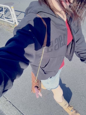 「GAP（ギャップ）のヴィンテージソフト フレンチテリー オーバーサイズ クロップド GAPロゴ ジップアップパーカー (キッズ)（パーカー、ブラック系）」を使った、ゆゆさん（レディース・152cm）の春コーディネート