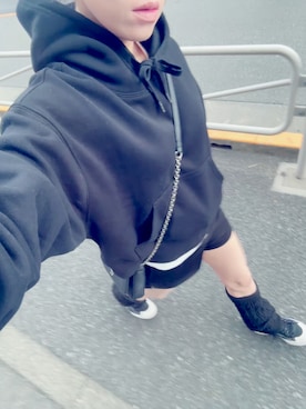 「GU（ジーユー）のアイテム（パーカー、ブラック系）」を使った、ゆゆさん（レディース・152cm）の春コーディネート