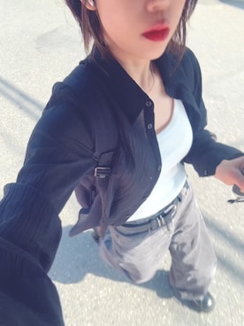 「GU（ジーユー）のアイテム（シャツ/ブラウス、ブラック系）」を使った、ゆゆさん（レディース・152cm）の春コーディネート