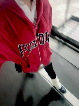 「WEGO（ウィゴー）のアイテム（パーカー、レッド系）」を使った、ゆゆさん（レディース・152cm）の冬コーディネート