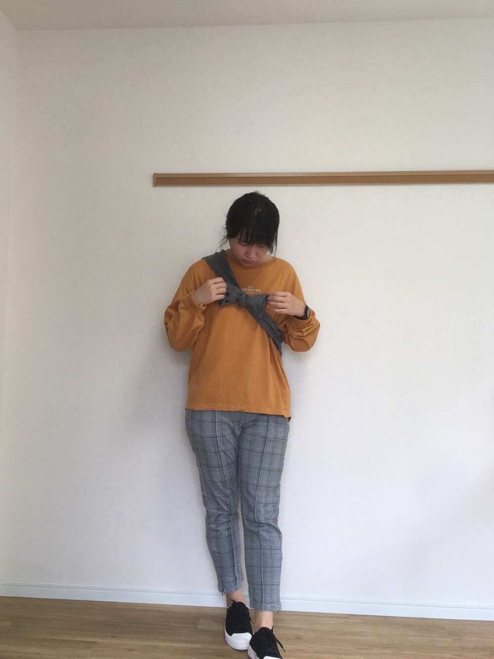 「だから秋服が好き、秋冬コーデ、秋服、カジュアル、オトナカジュアル、ゆったりコーデ、キレイめ、着回しコーデ、おしゃれさんと繋がりたい、オレンジ、グレー、秋、シンプル」｜「RAG MACHINEのアイテム（トップス、オレンジ系）」を使った、リーナ・ベル♥さん（レディース・167cm）の秋コーディネートの1枚目の写真