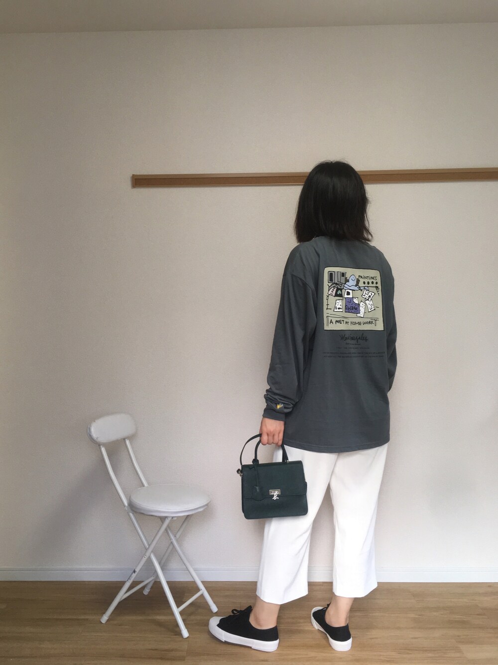 「秋コーデ、シンプルコーデ、ゆったりコーデ、大人カジュアル、きれいめカジュアル、マークゴンザレス、Mark Gonzales、ワントーンコーデ、緑、グリーン、秋トレンド2021、高身長女子」｜「Mark Gonzalesのアイテム（トップス、グリーン系）」を使った、リーナ・ベル♥さん（レディース・167cm）の秋コーディネートの1枚目の写真