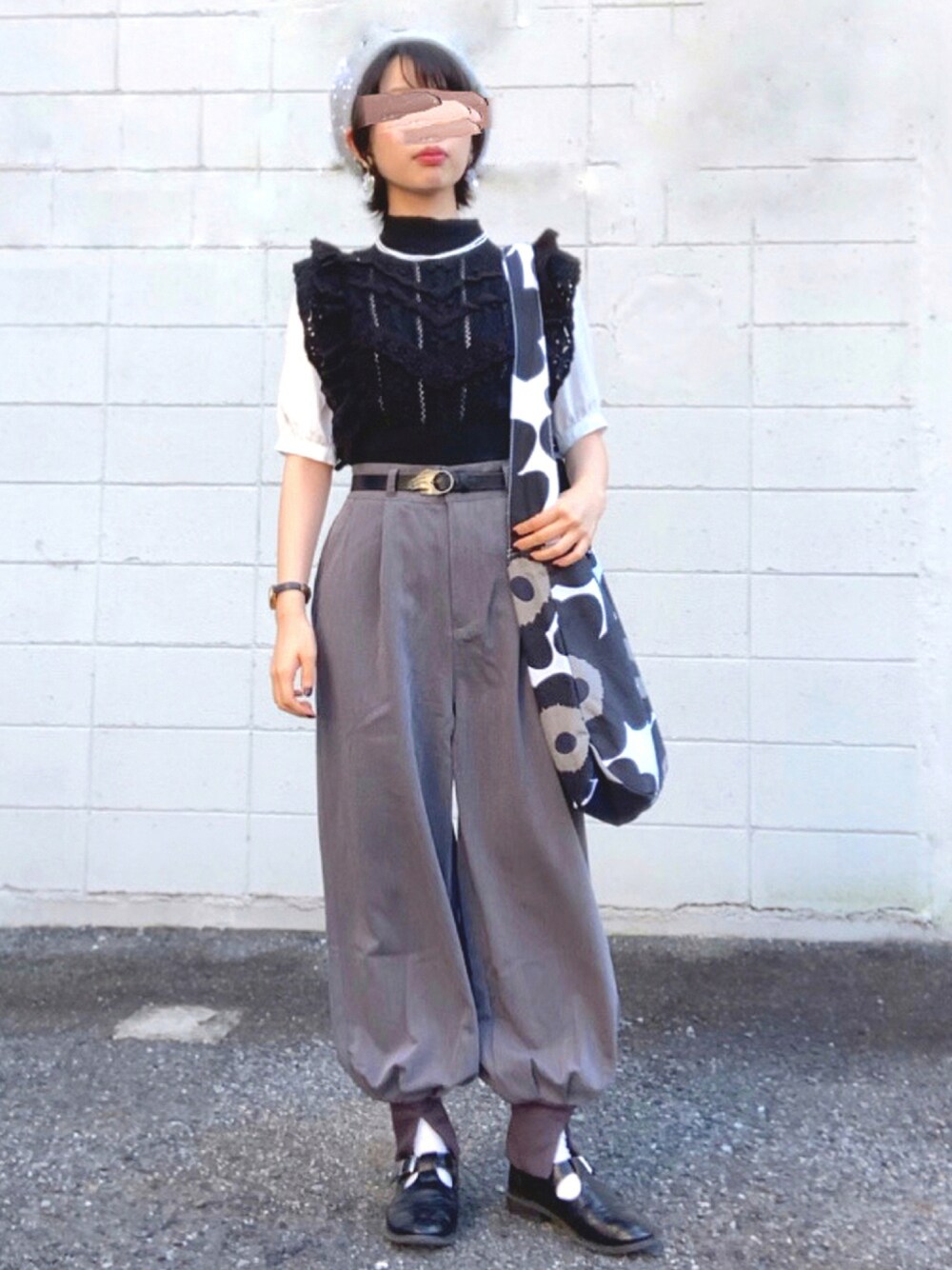 「ベレー帽、秋のコーデ、ZARA、モノトーン、レイヤードスタイル、マリメッコ、休日スタイル、ニットベスト、革靴、プチプラ、バルーンパンツ、パールネックレス、プチプラコーデ、低身長、きれいめカジュアル」｜「kaorinomoriの【カオリノモリ】ロマネコベレー（ハンチング/ベレー帽、グレー系）」を使った、ぱん🐼さん（レディース・153cm）の秋コーディネートの1枚目の写真