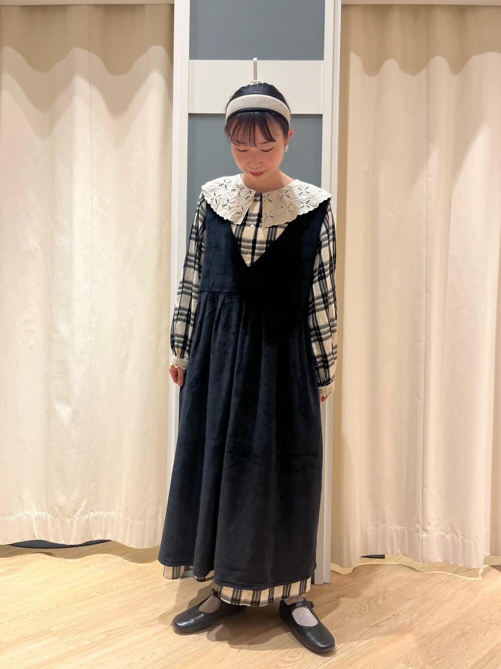 「秋服、大人ガーリー、大人かわいい、今日のコーデ、おでかけコーデ、ワンピース、Samansa Mos2、サマンサ モスモス(Samansa Mos2)」｜「Samansa Mos2の前後着カットベロアノースリワンピース（ワンピース、ブラック系）」を使った、さとうさん（レディース・159cm）の夏コーディネートの1枚目の写真