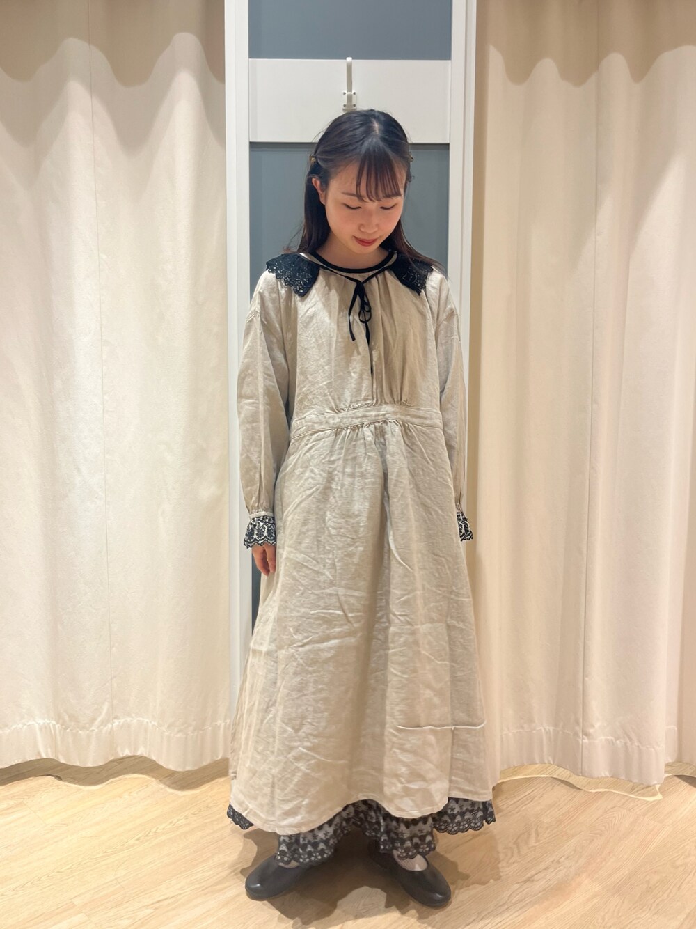 「オトナ女子、お出かけコーデ、楽チンコーデ、秋のコーデ、Samansa Mos2、kazumiコラボ」｜「Samansa Mos2のワンストラップシューズ（ドレスシューズ、ブラック系）」を使った、さとうさん（レディース・159cm）の夏コーディネートの1枚目の写真