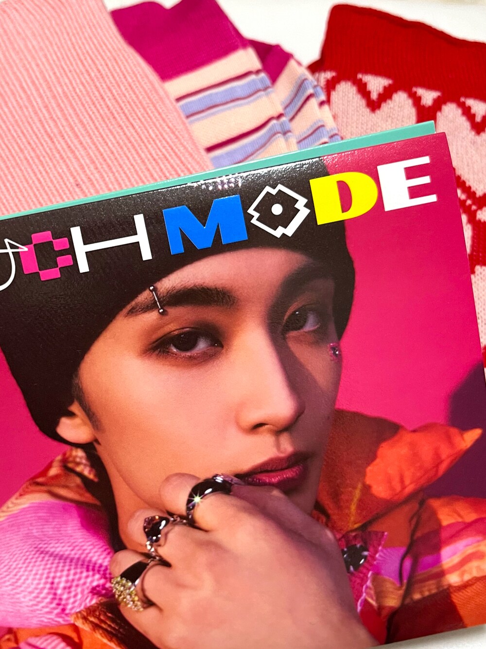 「ootd、pink、靴下屋、春コーデ」｜「nct dreamのアイテム（CD、ピンク系）」を使った、mywooさん（レディース・166cm）の春コーディネートの1枚目の写真