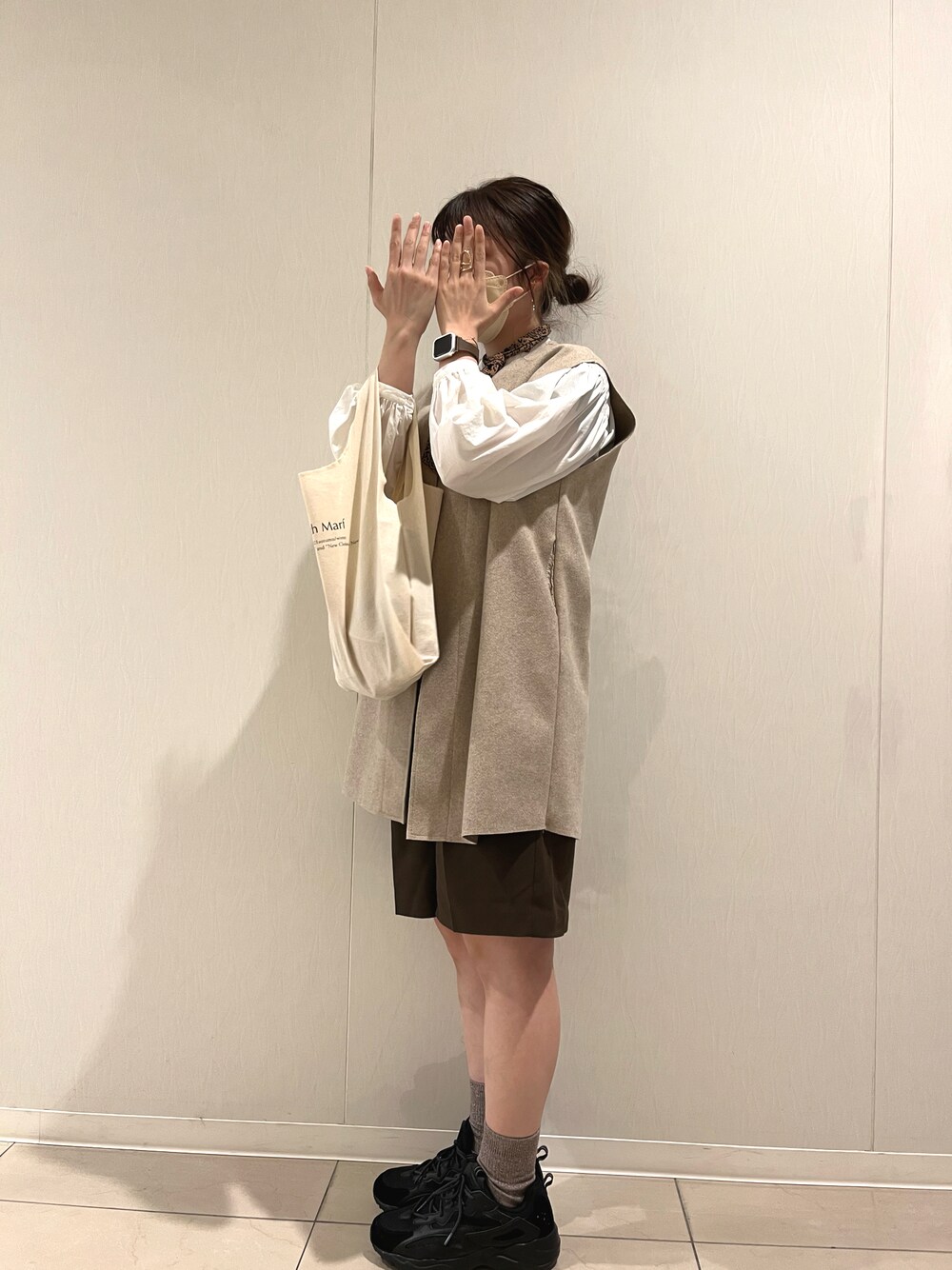 「休日スタイル、春コーデ、今日のコーデ、ベージュ、ハーフパンツ」｜「nuguのアイテム（ジャケット/アウター、ベージュ系）」を使った、mywooさん（レディース・166cm）の春コーディネートの1枚目の写真