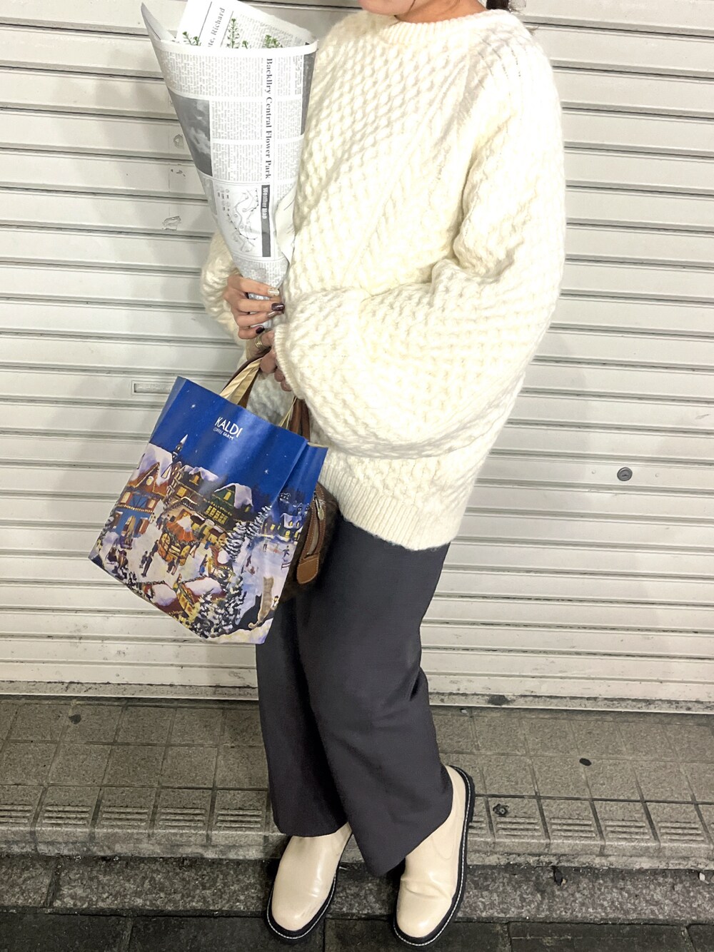 「オトナカジュアル、冬ファッション、おでかけコーデ、ゆるコーデ、シンプルコーデ、ラクチンコーデ、ootd、ニット」｜「LOWRYS FARMのアムンゼンスラックスパンツ　259734（スラックス、グレー系）」を使った、mywooさん（レディース・166cm）の冬コーディネートの1枚目の写真