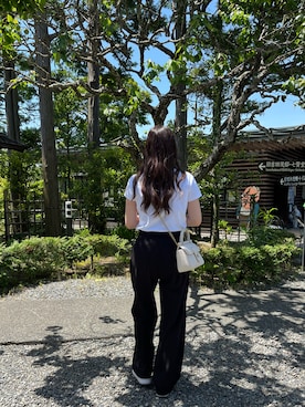 COACHのショルダーバッグ（ホワイト系）を使った人気ファッション