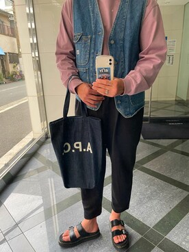 「A.P.C.（アーペーセー）のTOTE LOU MINI ANSES 22PC（トートバッグ、ブルー系）」を使った、mm1209さん（メンズ・175cm）の春コーディネート