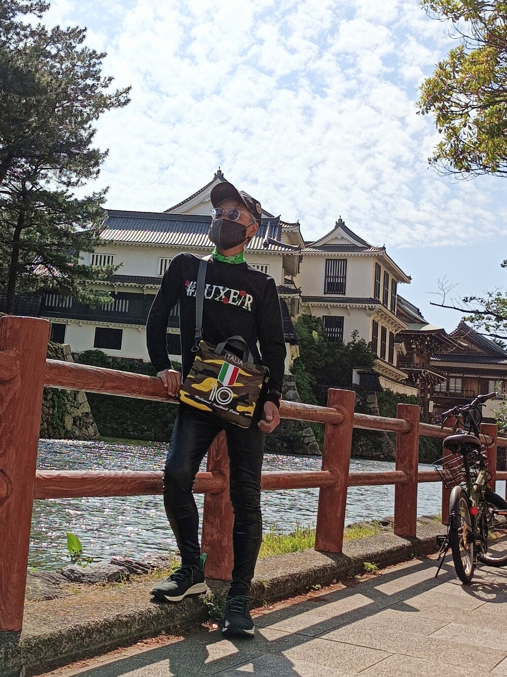 「ごきげんウィーク、プチプラ、良き休日、即買い」｜「LUXE/Rのアイテム（Tシャツ/カットソー、ブラック系）」を使った、copenminamiさん（メンズ・169cm）の春コーディネートの1枚目の写真