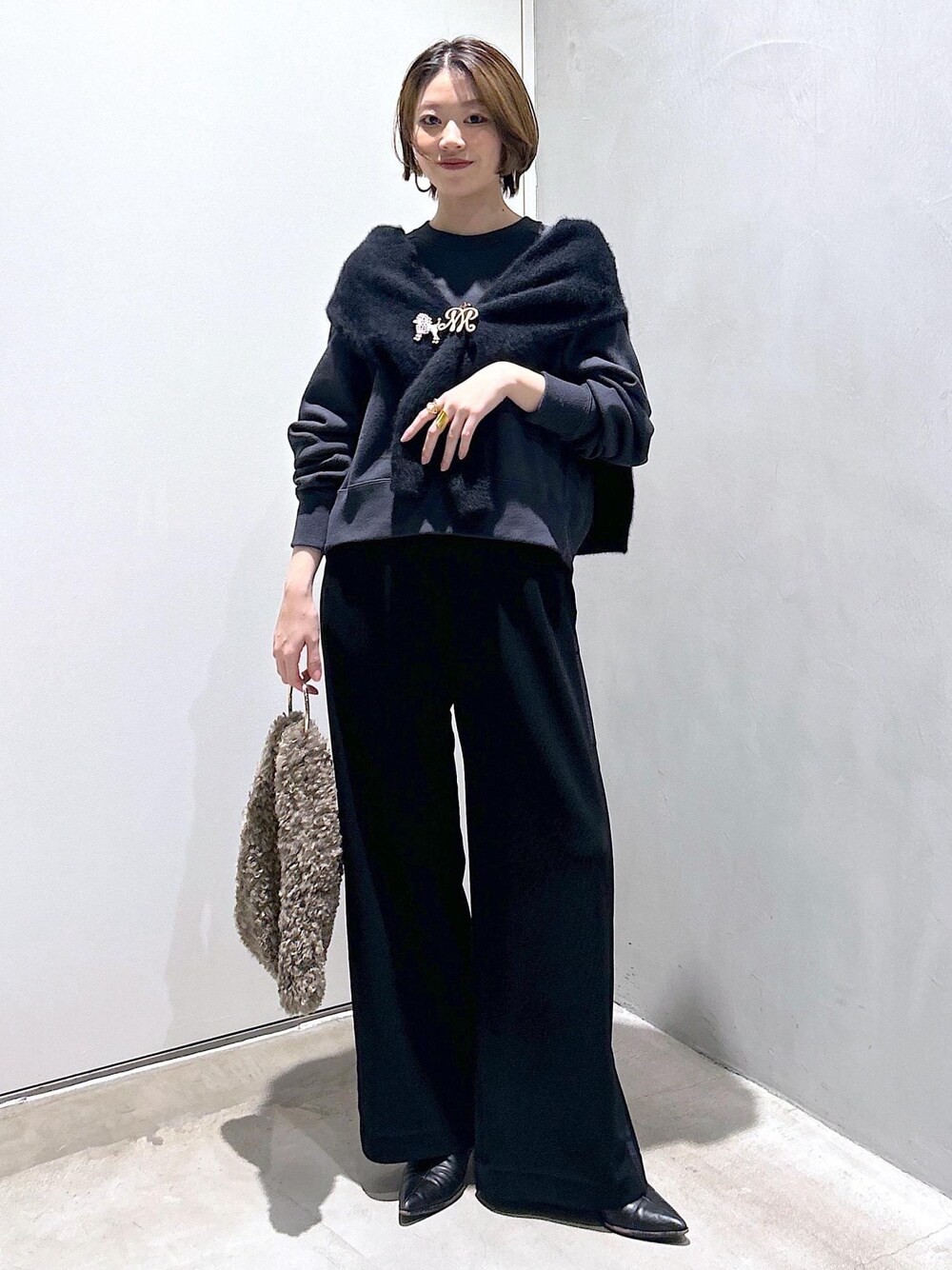 カシミアクルーネッククロップドカーディガン フォックスカシミアクルーネッククロップドカーディガンを使った