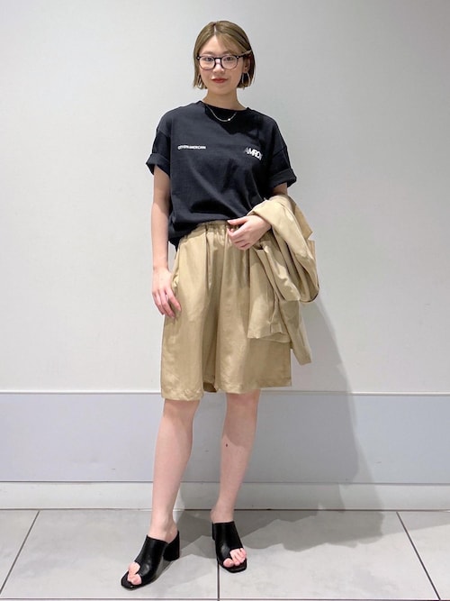 epine ベロア ショートパンツ epine エピヌ サイドスリットベロアショートパンツ - メルカリ