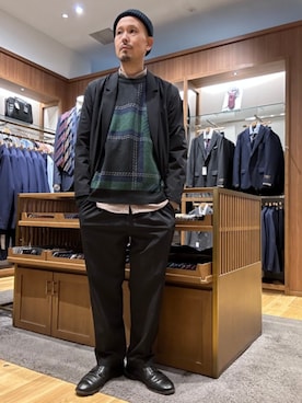 「SHIPS Colors（シップス カラーズ）のアイテム（その他パンツ）」を使った、小宮さん（メンズ・181cm）の秋コーディネート