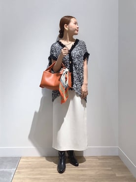 「アイテム（ストール/ショール）」を使った、MUNEHISAさん（レディース・153cm）の秋コーディネート