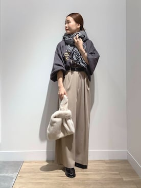 「アイテム（ストール/ショール）」を使った、MUNEHISAさん（レディース・153cm）の秋コーディネート