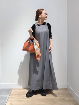 「アイテム（ストール/ショール）」を使った、MUNEHISAさん（レディース・153cm）の秋コーディネート