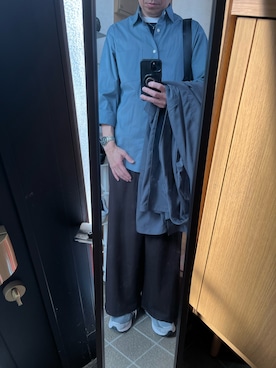 「SENSE OF PLACE by URBAN RESEARCH（センスオブプレイスバイアーバンリサーチ）のラウンドポケットワンタックワイドスラックス（その他パンツ、ブラウン系）」を使った、169男さん（メンズ・169cm）の春コーディネート