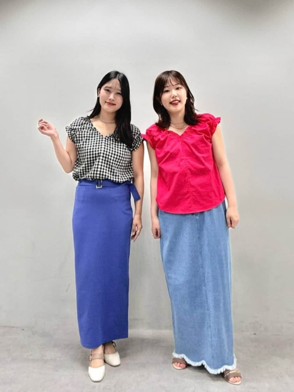 「プチプラ、デートコーデ、ロングスカート、きれいめカジュアル、夏コーデ、大人カジュアルコーデ、大人かわいい、ラフコーデ、夏コーデ、ootd、プチプラコーデ、スカートコーデ、フェミニンコーデ」｜「natural coutureの裾フリンジスカラップデニムスカート（スカート、ブルー系）」を使った、airiさん（レディース・161cm）の夏コーディネートの1枚目の写真