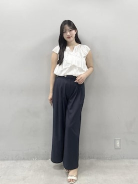「natural couture（ナチュラルクチュール）のスキッパーフリルブラウス（シャツ/ブラウス、ホワイト系）」を使った、airiさん（レディース・161cm）の夏コーディネート