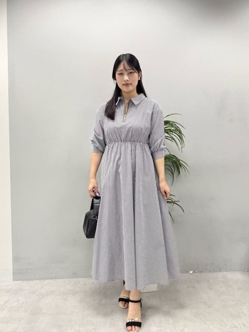 【WEB限定】フロントZIP衿付きワンピース