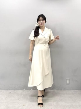 「natural couture（ナチュラルクチュール）のフレアスリーブテーラーワンピース（ワンピース、ホワイト系）」を使った、airiさん（レディース・161cm）の夏コーディネート