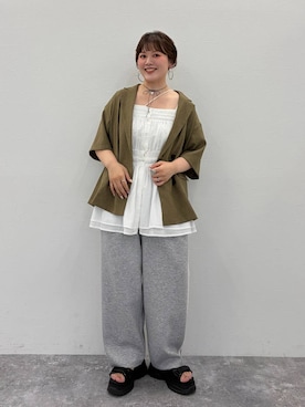 「LOWRYS FARM（ローリーズファーム）のカットイージーコクーンパンツ　292362（スウェットパンツ、グレー系）」を使った、ayanoooy310さん（レディース）の夏コーディネート