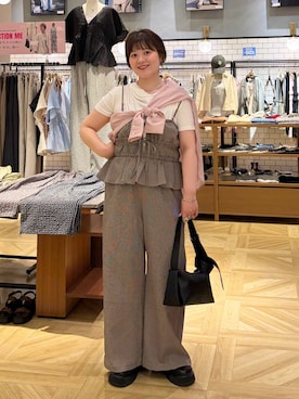「LOWRYS FARM（ローリーズファーム）のシアーシャツＬＳ  605853（シャツ/ブラウス、ピンク系）」を使った、ayanoooy310さん（レディース）の春コーディネート