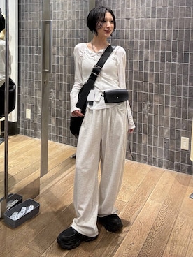 「JEANASIS（ジーナシス）のセミシアーリブヘンリー LS/326122（Tシャツ/カットソー、ホワイト系）」を使った、amnc117さん（レディース）の春コーディネート