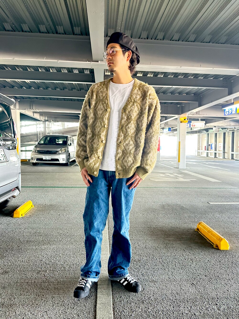 「休日スタイル、スニーカー、オトナカジュアル、お出かけコーデ、シンプルスタイル、30代コーデ、デニムコーデ、無印良品、キャスケット、アディダス、プチプラミックス、メンズファッション、古着、古着MIX、カジュアルコーデ」｜「CPHの575TC TWILL CASQUETTE / ツイル キャスケット（キャスケット、ブラック系）」を使った、yusuke98さん（メンズ・181cm）の冬コーディネートの1枚目の写真