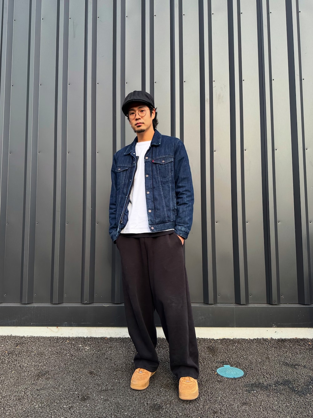 「プチプラ、オトナカジュアル、メンズコーデ、デニムコーデ、冬アウター、デニムジャケット、古着、アメカジコーデ、ダウンジャケット、シンプルスタイル、UNIQLO U、ユニクロ、UNIQLO、無印良品、プチプラコーデ」｜「CPHのアイテム（キャスケット、ブラック系）」を使った、yusuke98さん（メンズ・181cm）の冬コーディネートの1枚目の写真