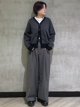 「アイテム（スラックス）」を使った、megumiさん（レディース・170cm・10代）の秋コーディネート