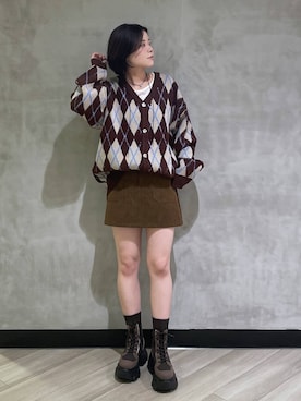 「アイテム（カーディガン/ボレロ）」を使った、megumiさん（レディース・170cm・10代）の秋コーディネート