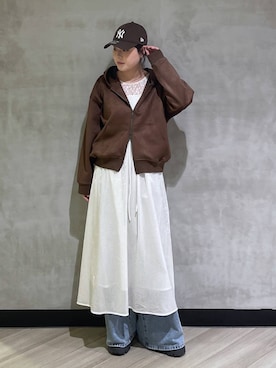 「アイテム（帽子、ブラウン系）」を使った、megumiさん（レディース・170cm）の冬コーディネート