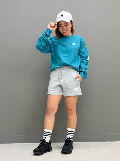 adidas ホワイトキャップ ロゴ刺繍 (2) ホワイト刺繍ロゴベースボールキャップ (2)