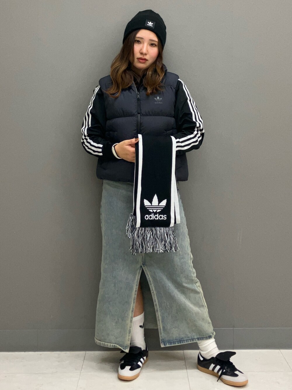 adidasのアクセサリーを使った「ハーフジップ」の人気ファッション 