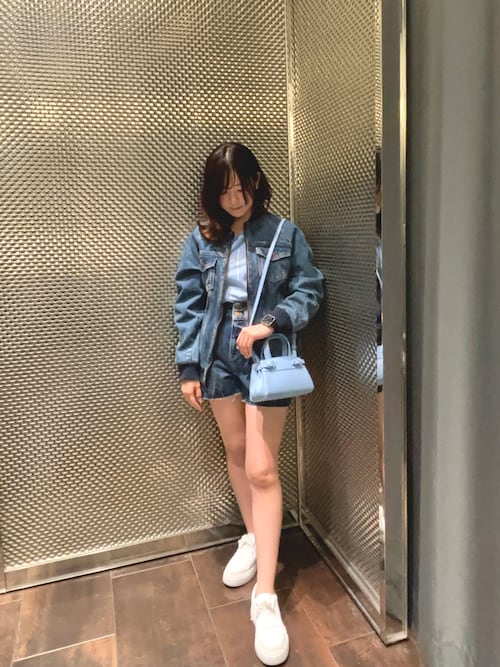 デニムジャケットを使った「デニムショートパンツ」のレディース