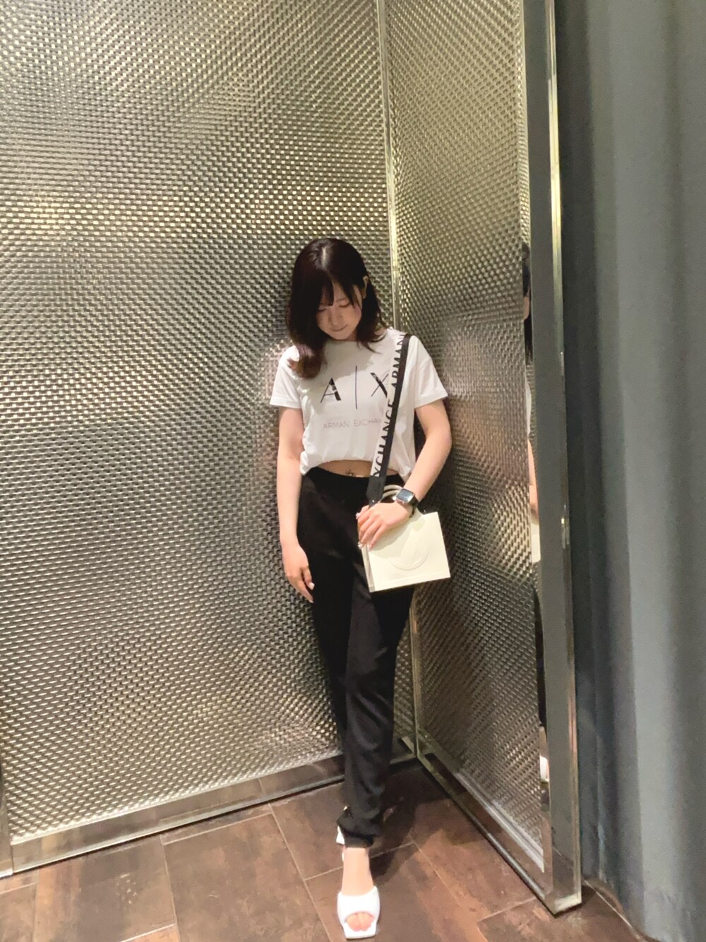 「AXchanger、AXchange、armaniexchange、ARMANIEXCHANGE、ラクチンコーデ、楽チンコーデ、スウェットパンツ、スウェット、Tシャツ、ロゴT、シンプルコーデ、サンダル」｜「ARMANI EXCHANGEの【A|X アルマーニ エクスチェンジ】AXロゴ　半袖クルーネックTシャツ/BOYFRIEND（Tシャツ/カットソー、ホワイト系）」を使った、Kaoさん（レディース・157cm）の春コーディネートの1枚目の写真