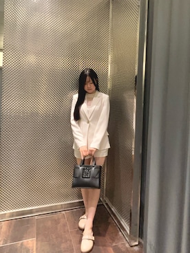 「ARMANI EXCHANGE（アルマーニエクスチェンジ）の【A|X アルマーニ エクスチェンジ】WE デコルテメッシュ コットンニットノースリーブトップス（ニット/セーター、ホワイト系）」を使った、Kaoさん（レディース・157cm）の春コーディネート