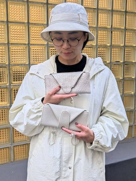 「HIROKO HAYASHI（ヒロコハヤシ）のDAMASCO（ダマスコ）長財布（財布、グレー系）」を使った、MTさん（レディース・153cm）の冬コーディネート