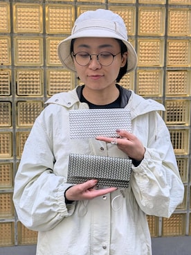 「HIROKO HAYASHI（ヒロコハヤシ）のOTTICA（オッティカ）長財布スリム（財布、ホワイト系）」を使った、MTさん（レディース・153cm）の春コーディネート