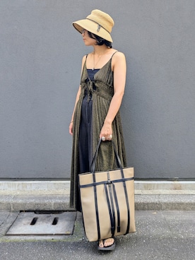 「HIROKO HAYASHI（ヒロコハヤシ）のPANIER（パニエ）トートバッグM（トートバッグ、ベージュ系）」を使った、MTさん（レディース・153cm）の夏コーディネート
