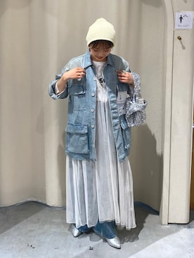 「シルバー」｜「アイテム（ニットキャップ/ビーニー）」を使った、えみきょさん（レディース・153cm）の春コーディネート