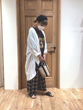 「Samansa Mos2（サマンサ モスモス）のビックシルエットバンドカラーシャツ（シャツ/ブラウス）」を使った、maikoさん（レディース・156cm）の夏コーディネート