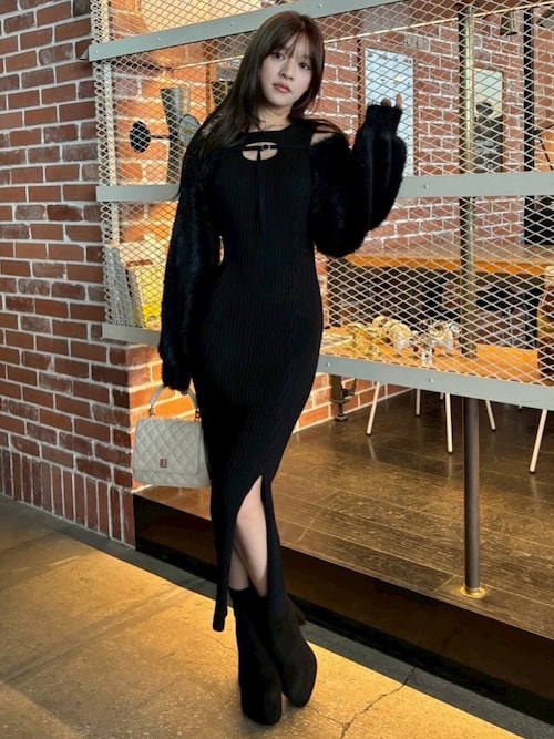 デコルテオープンドッキングニットワンピース（ワンピース