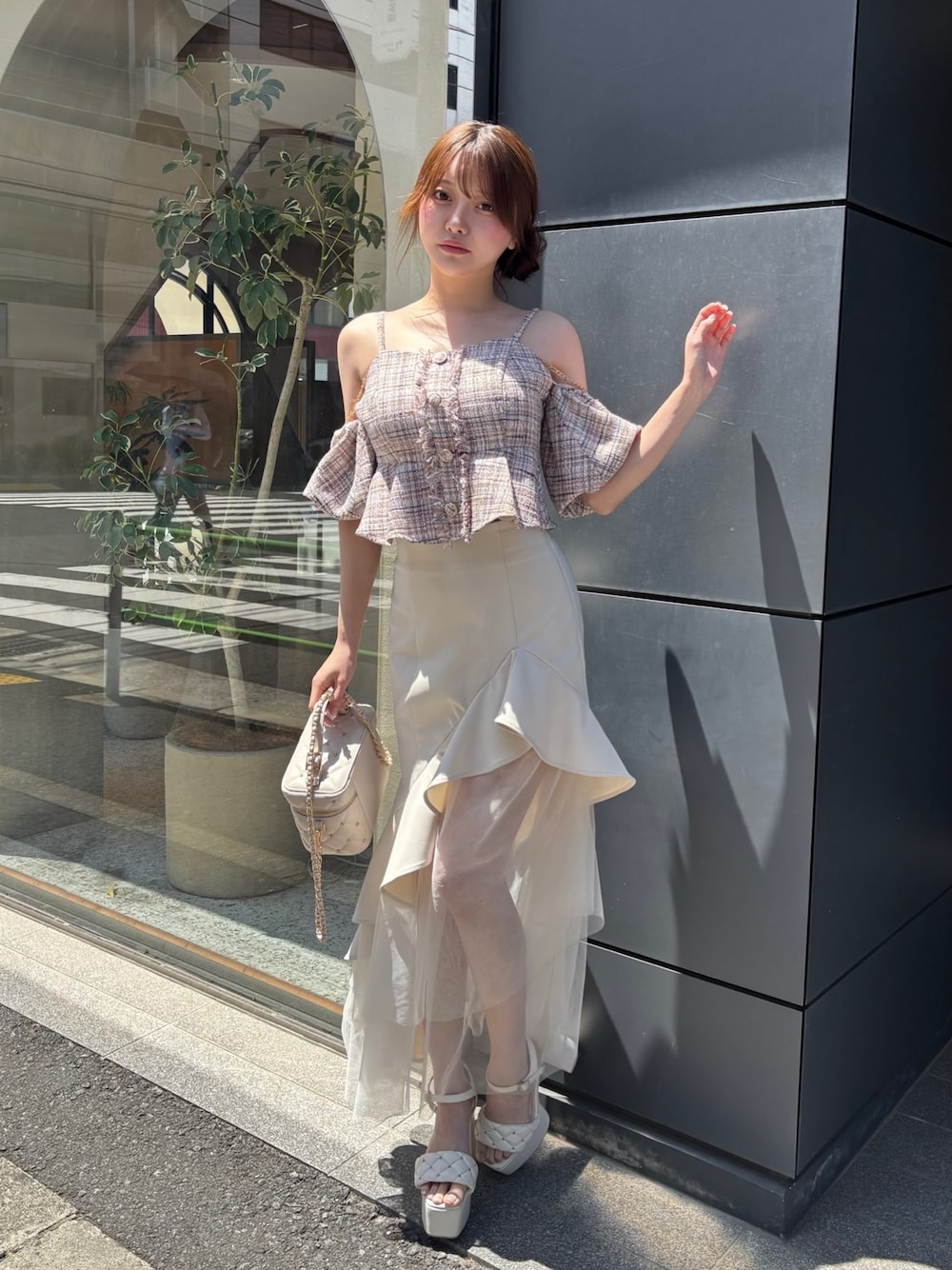 シアーレイヤードラッフルマーメイドスカートを使った人気ファッション