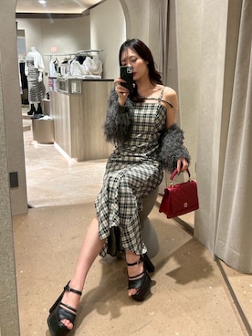 サイドシアーマーメイドキャミワンピースを使った人気ファッション