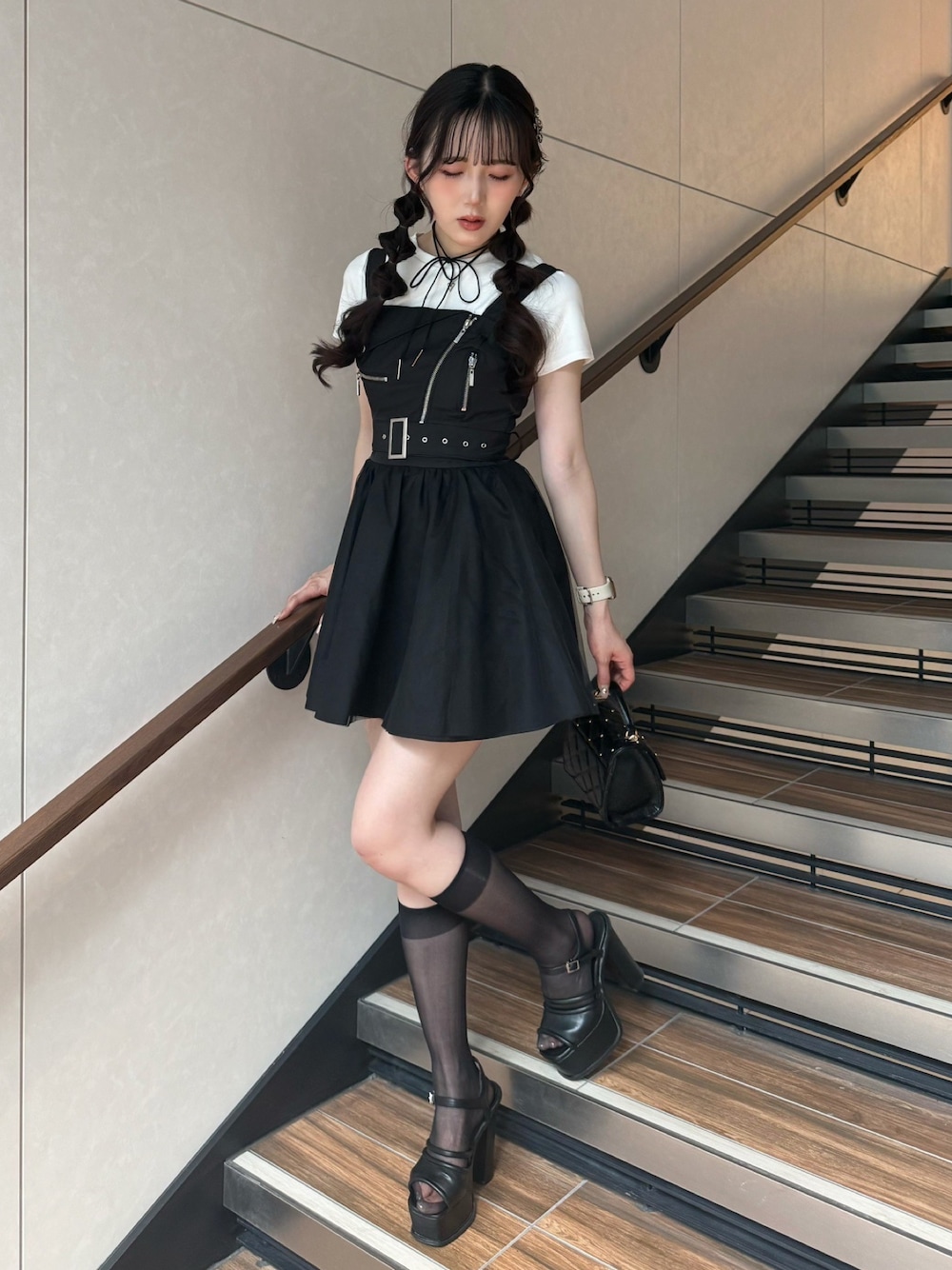 「ブラック、夏コーデ、オトナ女子、大人かわいい、レイヤードスタイル」｜「LIPSERVICEのチュールフレアジャンスカワンピース（ワンピース、ブラック系）」を使った、LIP SERVICEさん（レディース・158cm）の夏コーディネートの1枚目の写真